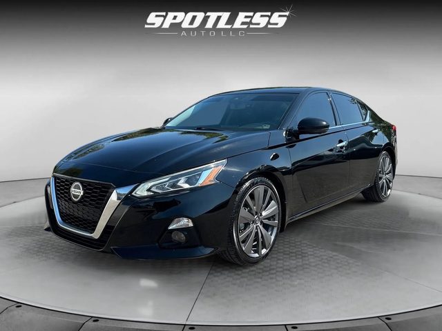 2019 Nissan Altima 2.5 Platinum FWD photo