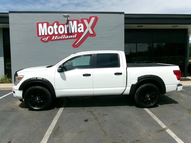 2020 Nissan Titan SV 4WD photo