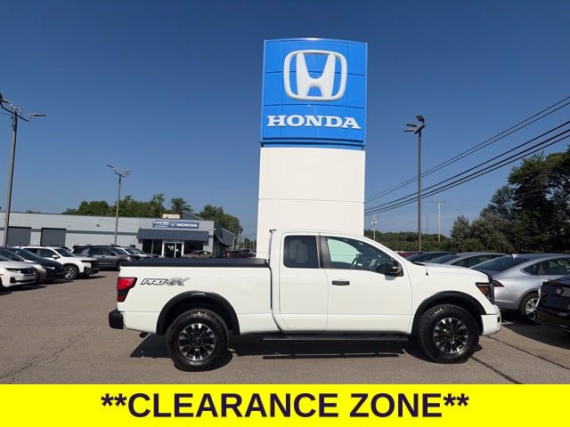 2020 Nissan Titan PRO-4X 4WD photo