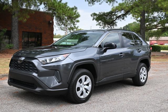 2020 Toyota RAV4 LE FWD photo