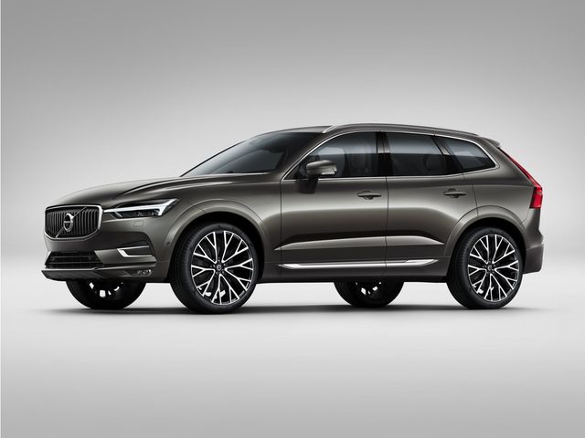 2021 Volvo XC60 Momentum AWD photo