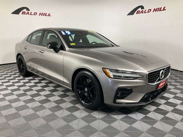 2019 Volvo S60 R-Design AWD photo