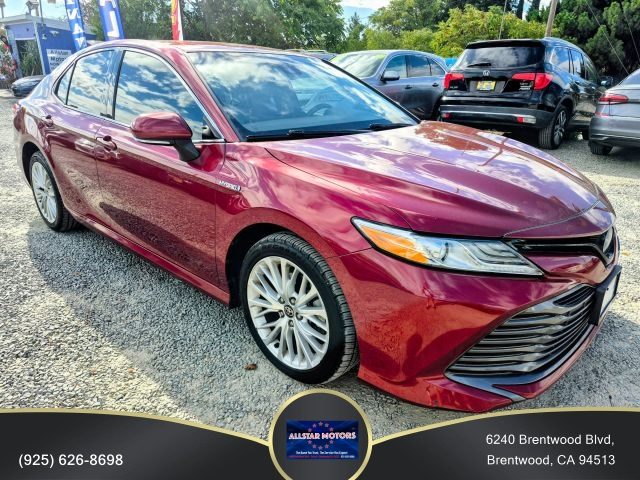 2020 Toyota Camry Hybrid XLE FWD photo