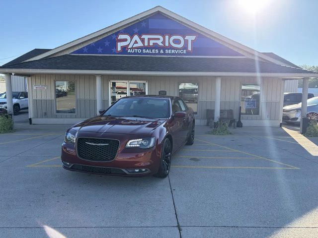 2019 Chrysler 300 300S RWD photo