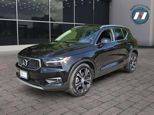 2021 Volvo XC40 Inscription AWD photo