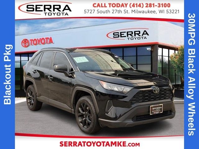 2020 Toyota RAV4 LE FWD photo