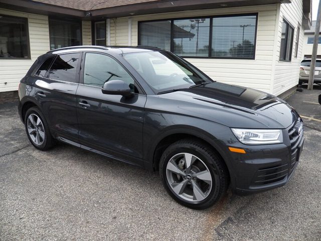 2020 Audi Q5 Titanium Premium AWD photo