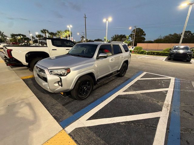 2020 Toyota 4Runner SR5 RWD photo