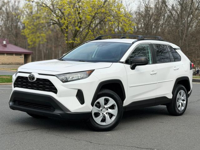 2020 Toyota RAV4 LE AWD photo