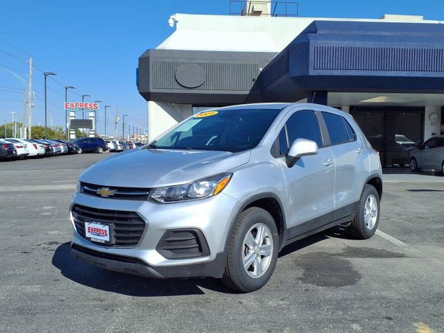 2021 Chevrolet Trax LS FWD photo