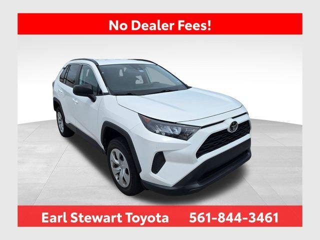2020 Toyota RAV4 LE FWD photo