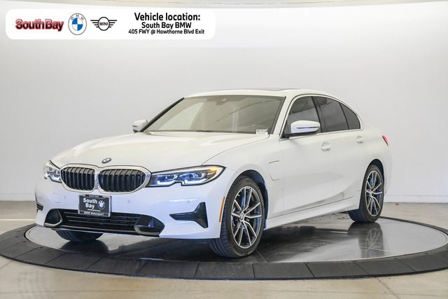 2021 BMW 3 Series 330e RWD photo