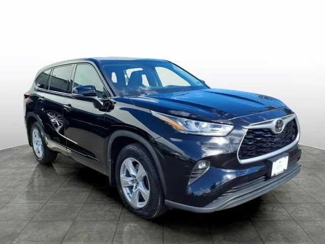 2020 Toyota Highlander LE AWD photo
