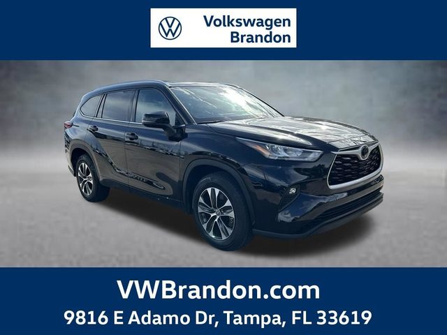 2020 Toyota Highlander XLE FWD photo