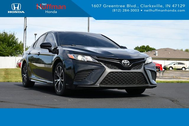 2019 Toyota Camry SE FWD photo