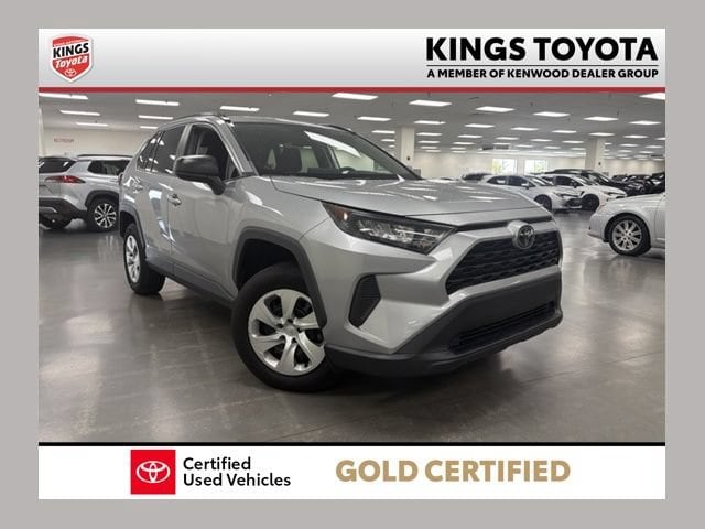 2020 Toyota RAV4 LE FWD photo