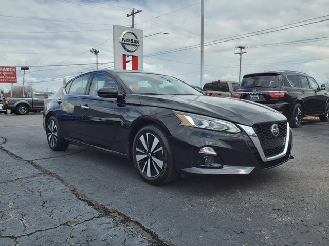 2020 Nissan Altima 2.5 SV FWD photo