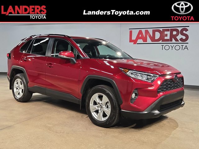 2020 Toyota RAV4 XLE FWD photo