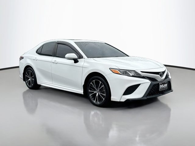 2020 Toyota Camry SE AWD photo