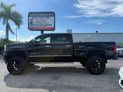 2019 GMC Sierra 2500HD Denali 4WD photo
