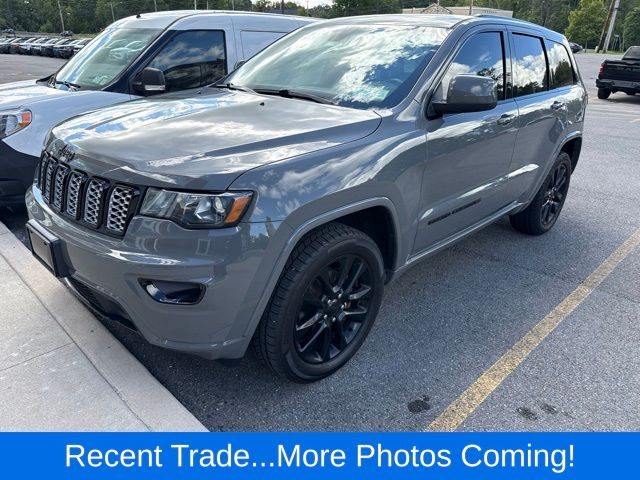 2020 Jeep Grand Cherokee Altitude 4WD photo