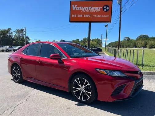 2020 Toyota Camry SE AWD photo
