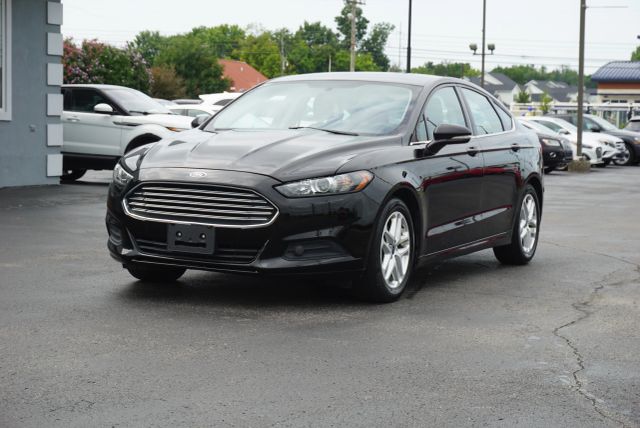 2016 Ford Fusion SE FWD photo