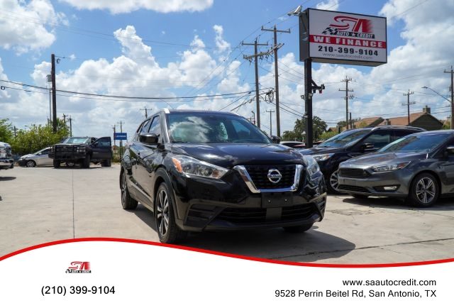 2020 Nissan Kicks SV FWD photo