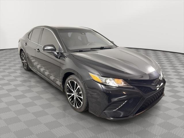 2020 Toyota Camry SE FWD photo