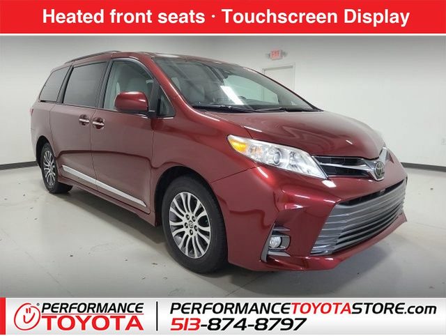 2020 Toyota Sienna XLE FWD photo