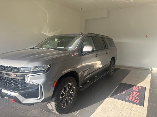 2021 Chevrolet Suburban Z71 4WD photo