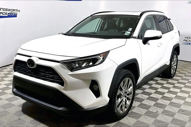 2020 Toyota RAV4 XLE Premium FWD photo