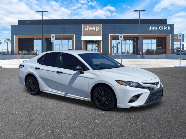2020 Toyota Camry SE Nightshade FWD photo