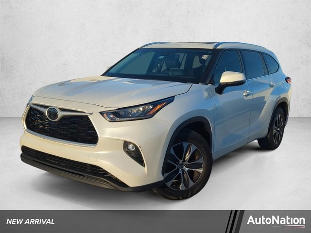 2020 Toyota Highlander XLE FWD photo