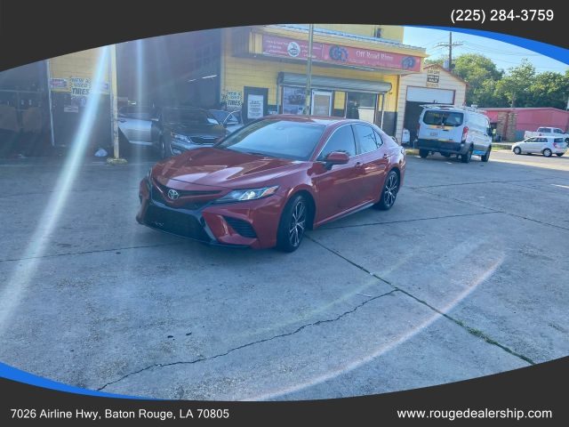 2020 Toyota Camry SE FWD photo