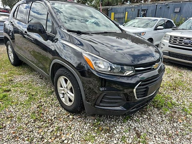 2021 Chevrolet Trax LS FWD photo