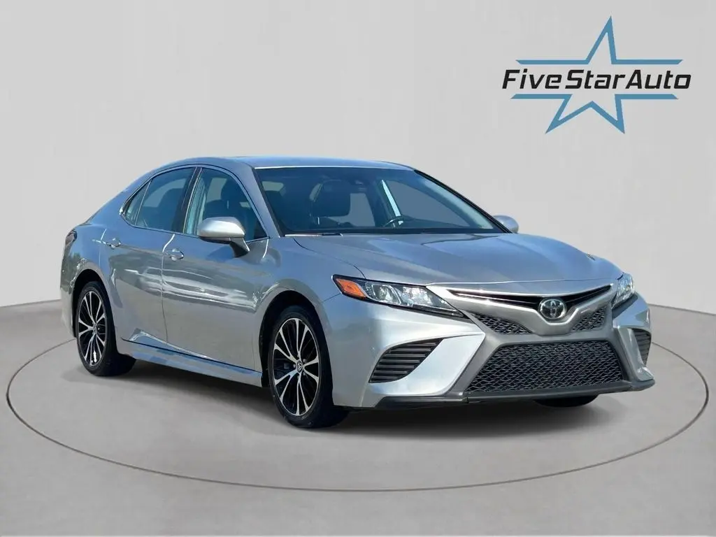 2020 Toyota Camry SE FWD photo