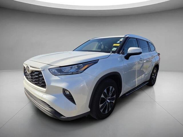 2020 Toyota Highlander XLE FWD photo