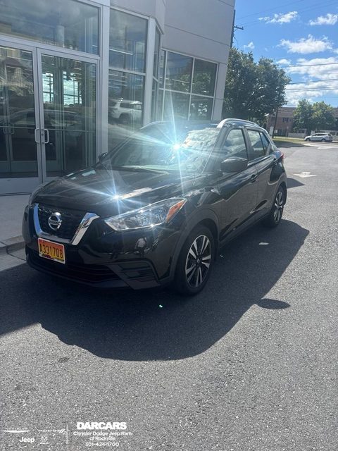 2020 Nissan Kicks SV FWD photo