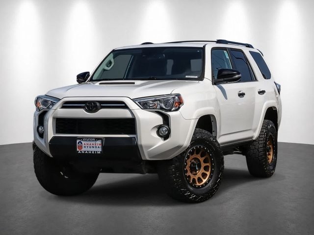 2020 Toyota 4Runner Venture 4WD photo