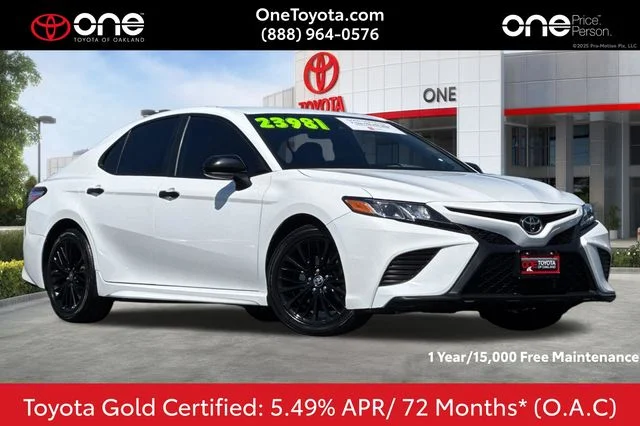 2020 Toyota Camry SE Nightshade FWD photo