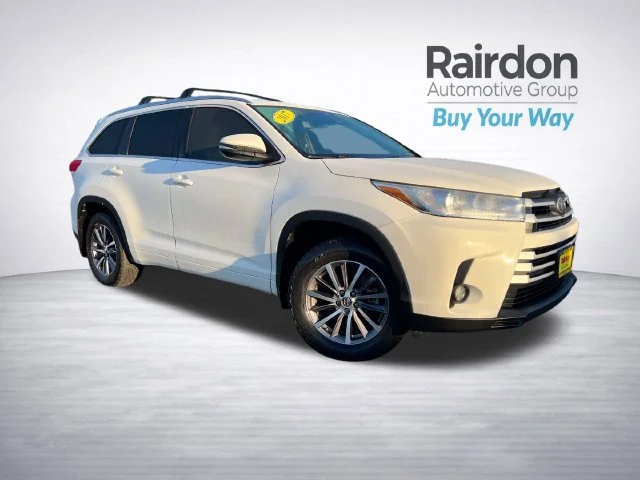 2017 Toyota Highlander XLE AWD photo