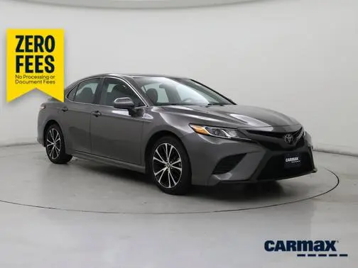 2020 Toyota Camry SE FWD photo