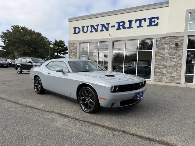 2020 Dodge Challenger SXT RWD photo