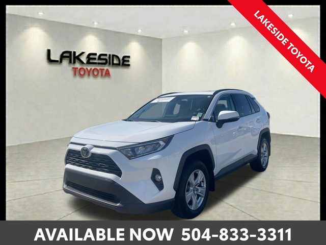 2020 Toyota RAV4 XLE FWD photo