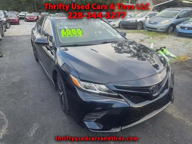 2019 Toyota Camry SE FWD photo