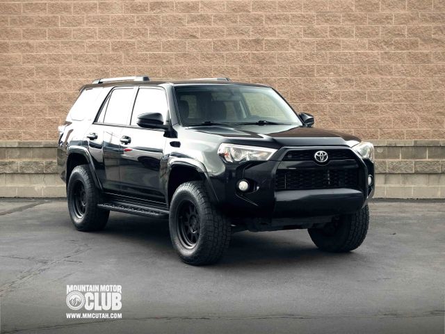2019 Toyota 4Runner SR5 4WD photo