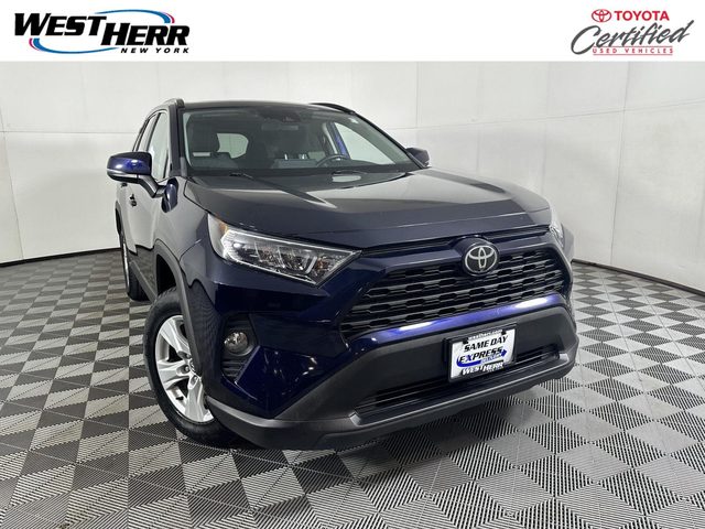 2020 Toyota RAV4 XLE AWD photo