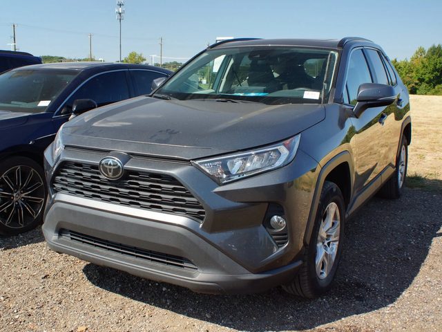 2020 Toyota RAV4 XLE FWD photo