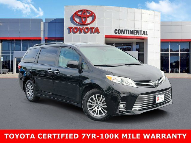 2020 Toyota Sienna XLE FWD photo
